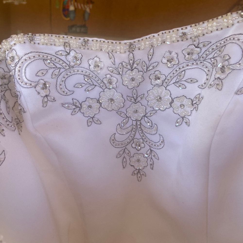 David’s bridal wedding dress.size12. New